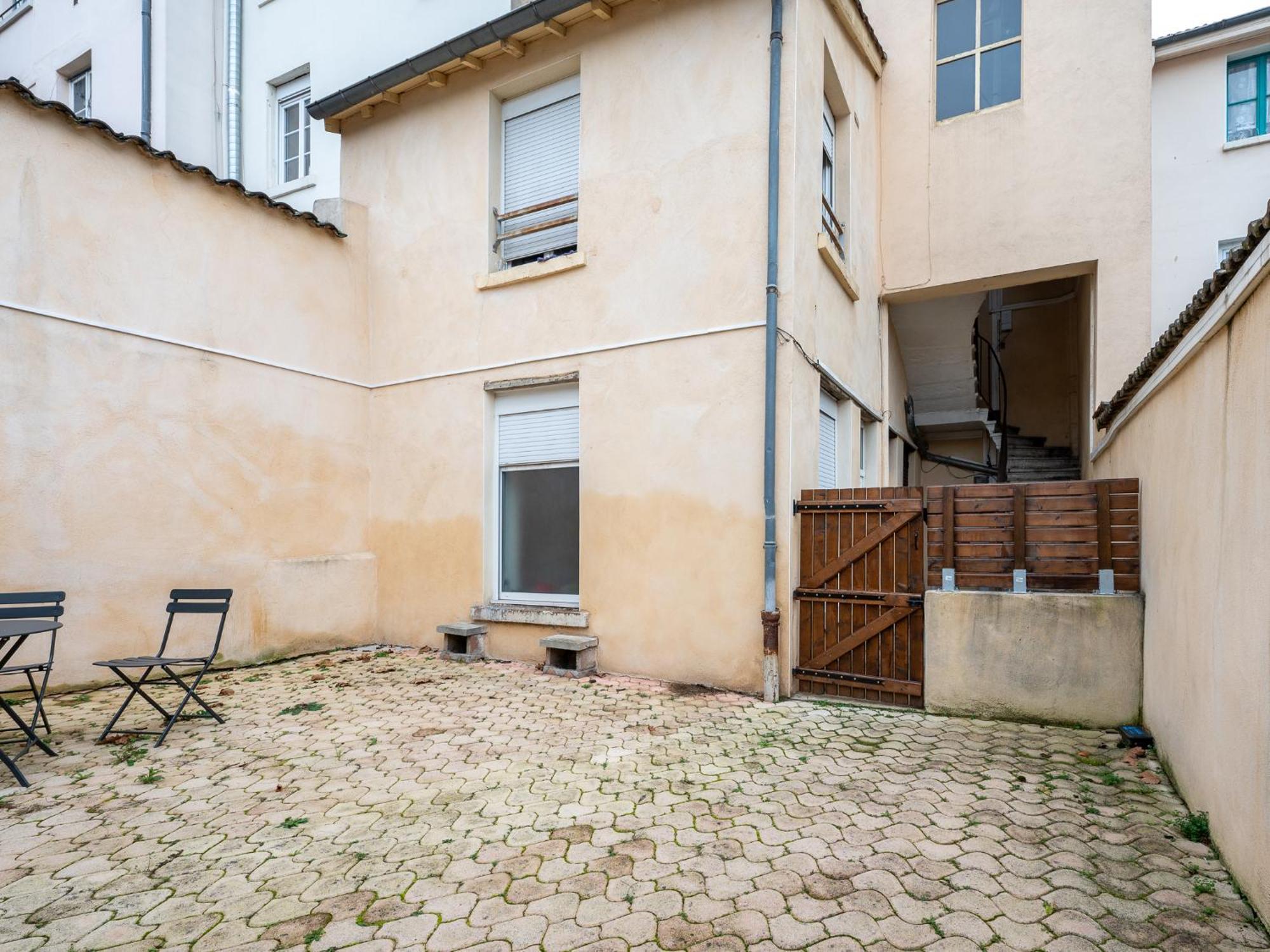 Secret Cache De Valmy Apartment Lyon Exterior foto
